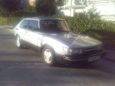 SAAB 900 restaurado vista delantera