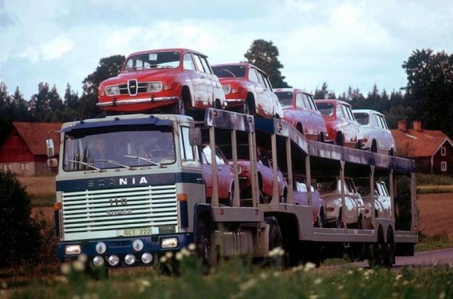 Saabs-on-the-roll.jpg